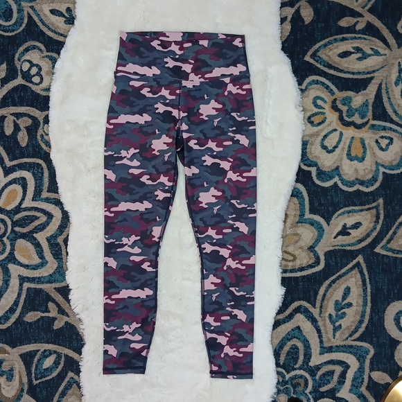 New Fabletics Kessler high waisted strappy 7/8 tight camo print leggings - Picture 4 of 12